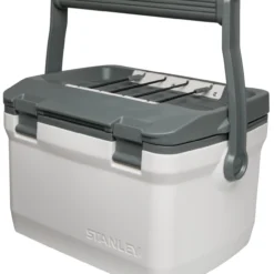 Koelbox Stanley The Easy Carry Outdoor Polar 6,6L -NL Kampeeruitrusting Verkoop 2024 2 Large JPG Adventure20Easy20Carry20Outdoor20Cooler207QT20Polar 3