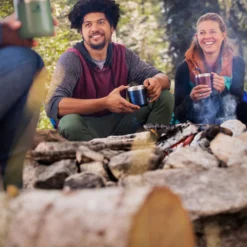 Thermosbeker Stanley The Legendary Camp Mug Matte Black 0,35L -NL Kampeeruitrusting Verkoop 2024 Stanley Montana AW Campground 2498 1